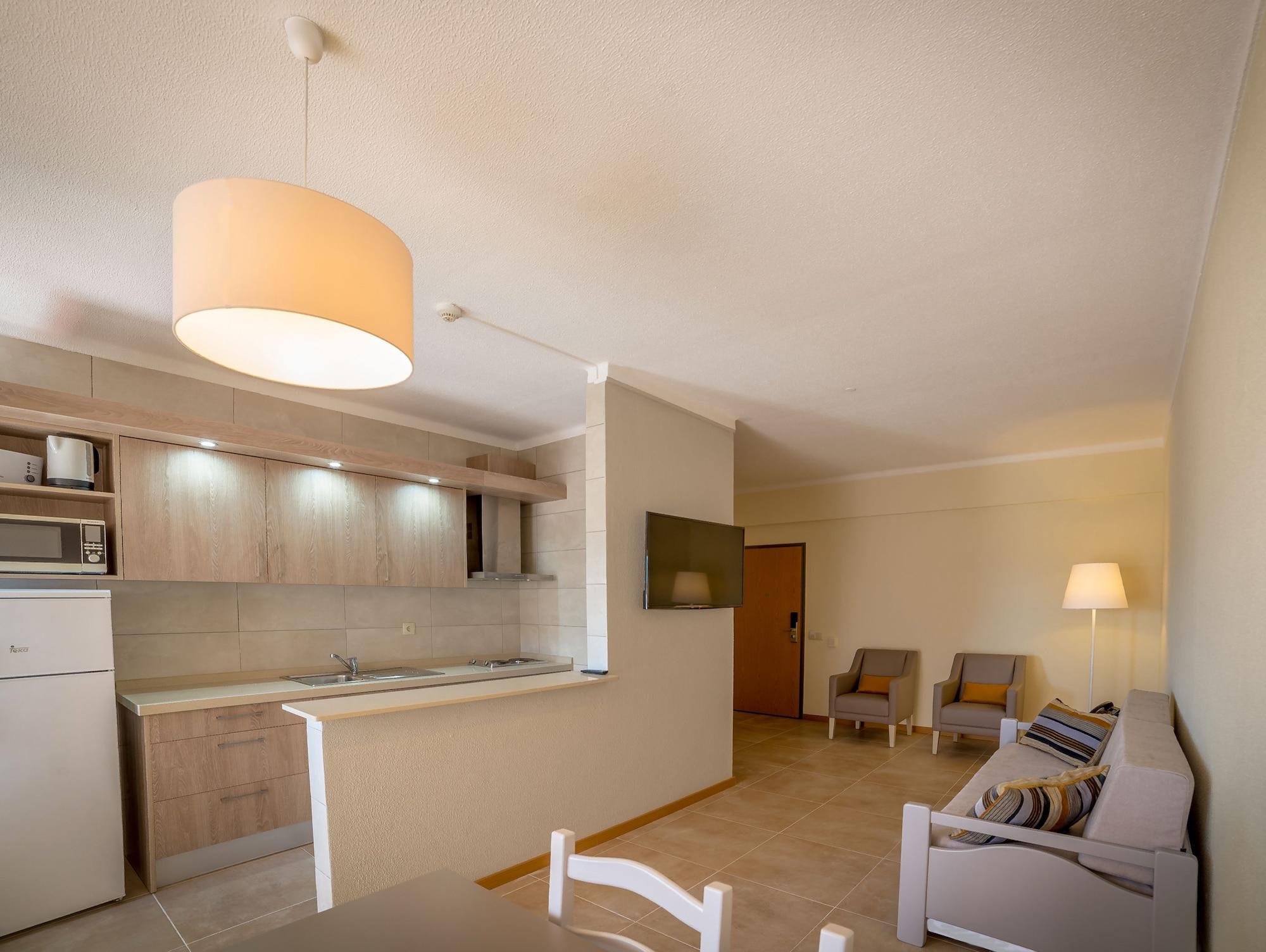 Flor Da Rocha Apartahotel 4*