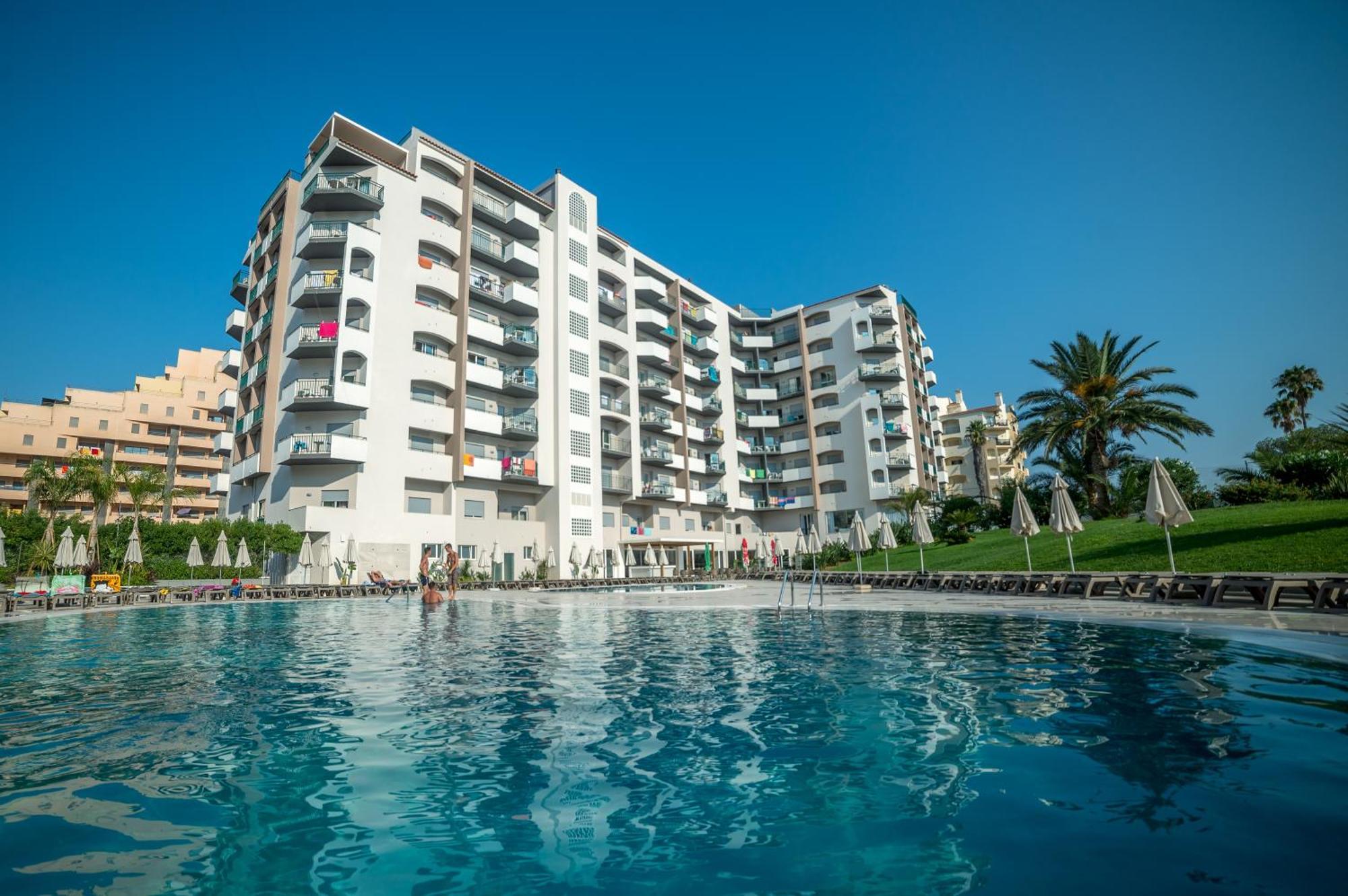 Flor Da Rocha Apartahotel