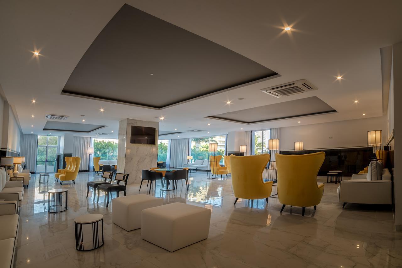 Flor Da Rocha Apartahotel