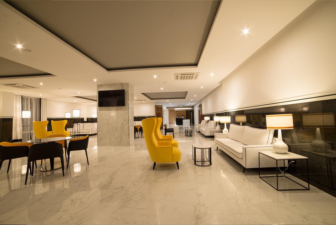 Flor Da Rocha Apartahotel