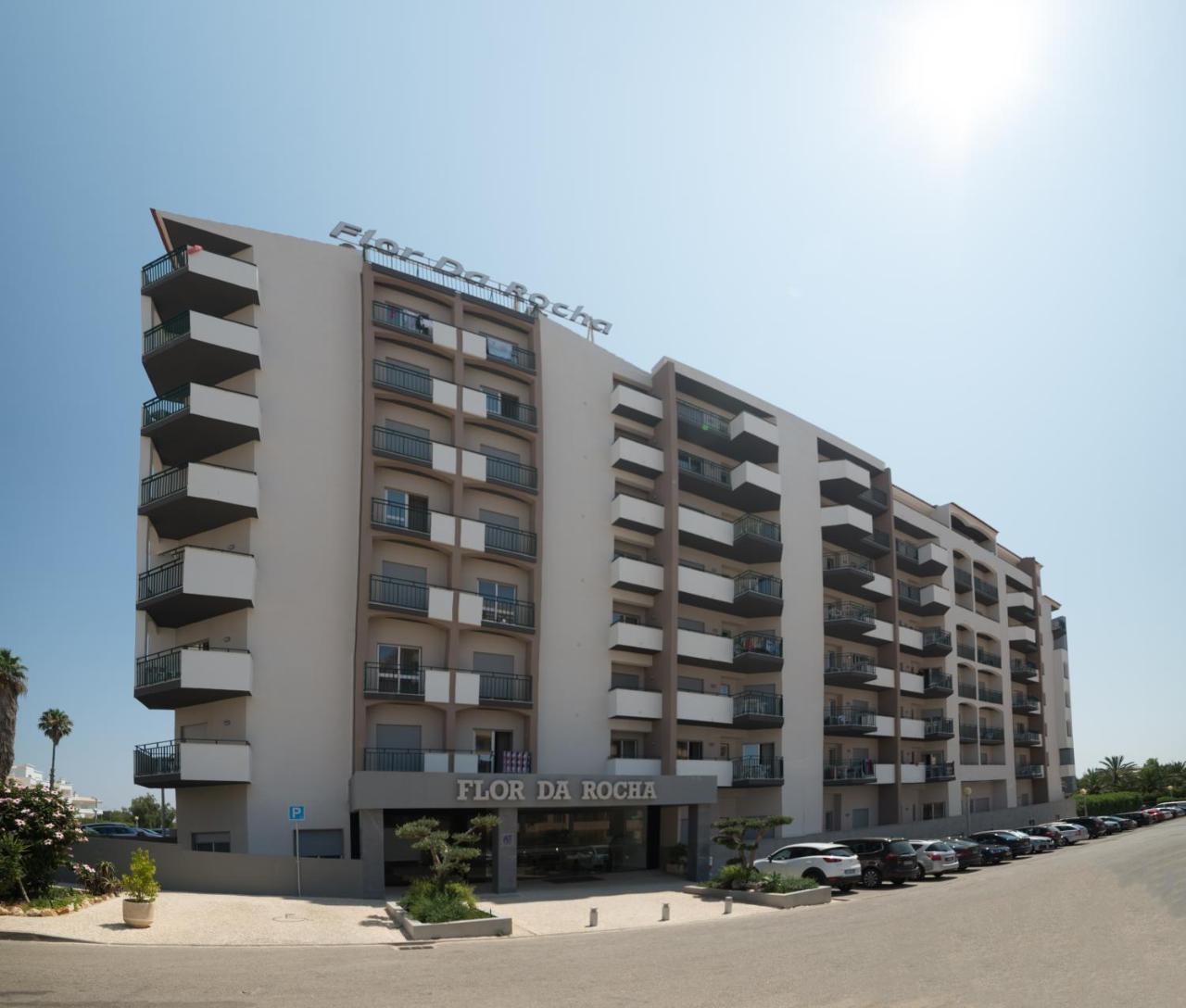 Apartahotel Flor Da Rocha